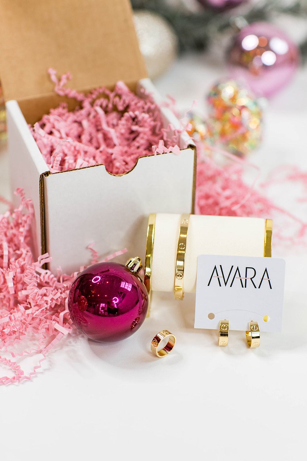 Avara gift sets for Christmas featured by top Nashville life and style blogger, Hello Happiness.