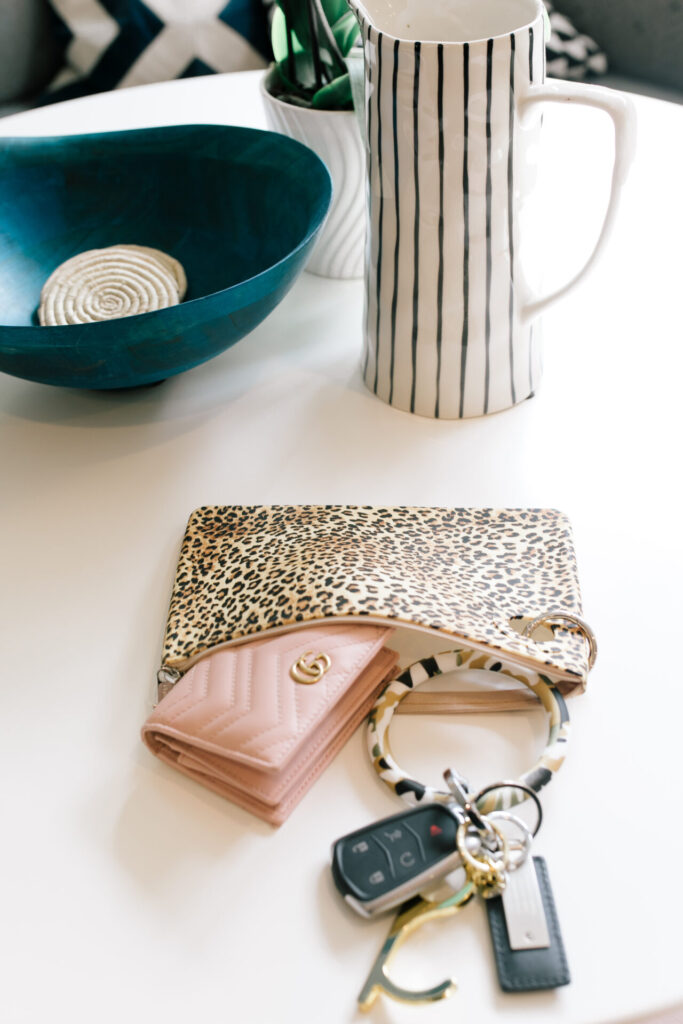 5 Things by popular Nashville life and style blog, Hello Happiness: image of a Gucci Calfskin Matelasse GG Marmont Leather Flap Card Case Light Pink, HANDS-FREE TOOL, Venture LARGE SILICONE POUCH, and Venture PRINT Silicone Big O® Key Ring.