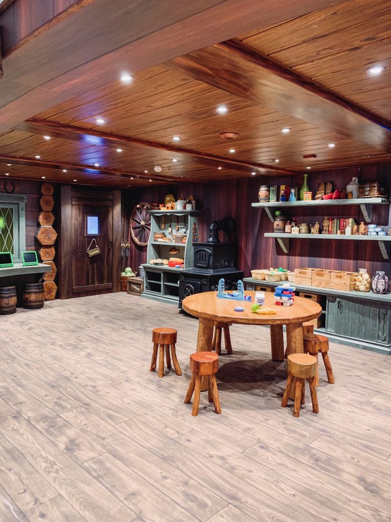 Disney Cruise Review... Set Sail with Mickey and Friends featured by top US travel blog, Hello! Happiness