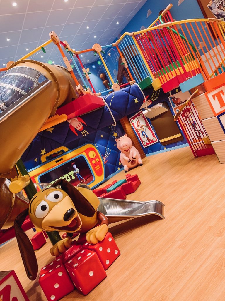 Disney Cruise Review... Set Sail with Mickey and Friends featured by top US travel blog, Hello! Happiness