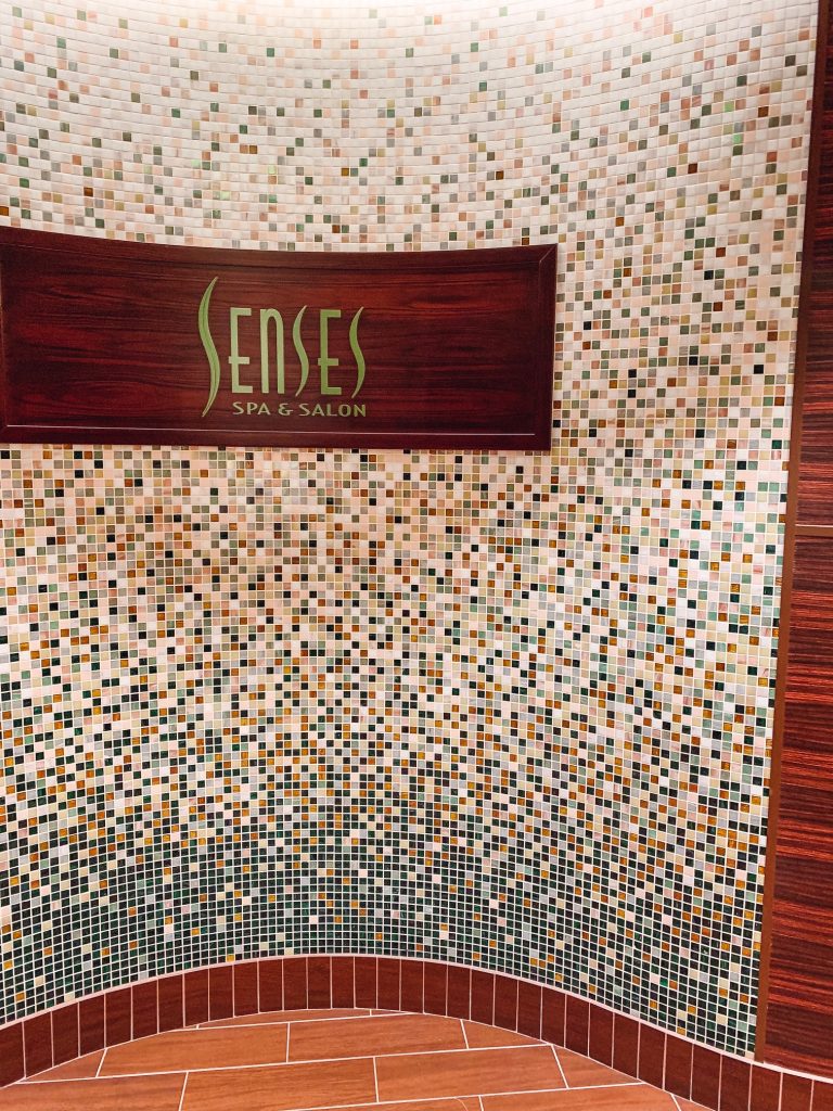 Disney Cruise Review... Set Sail with Mickey and Friends featured by top US travel blog, Hello! Happiness