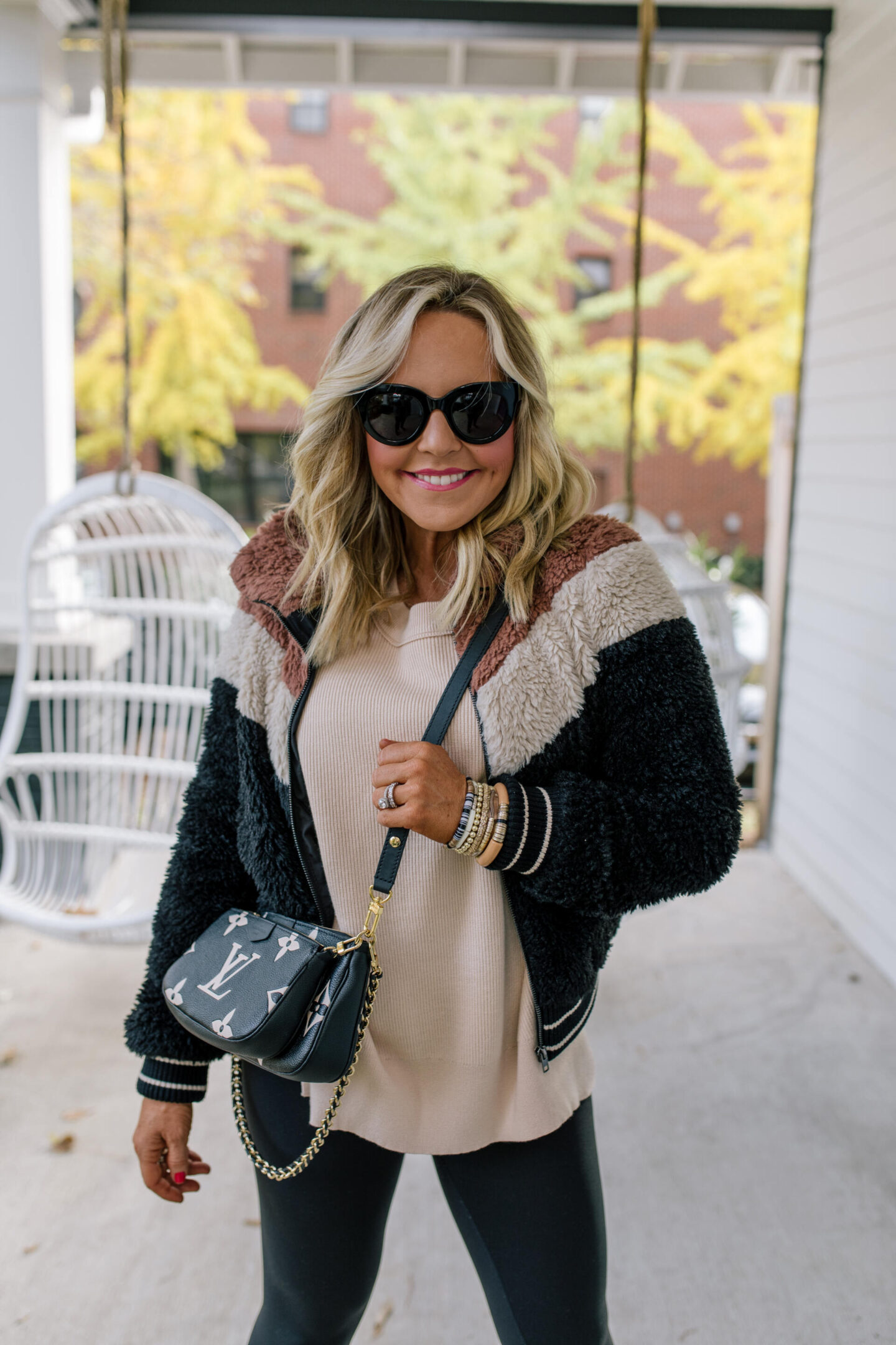 Apres Ski Fashion: Essentials for Her featured by top Nashville mom fashion blogger, Hello Happiness.