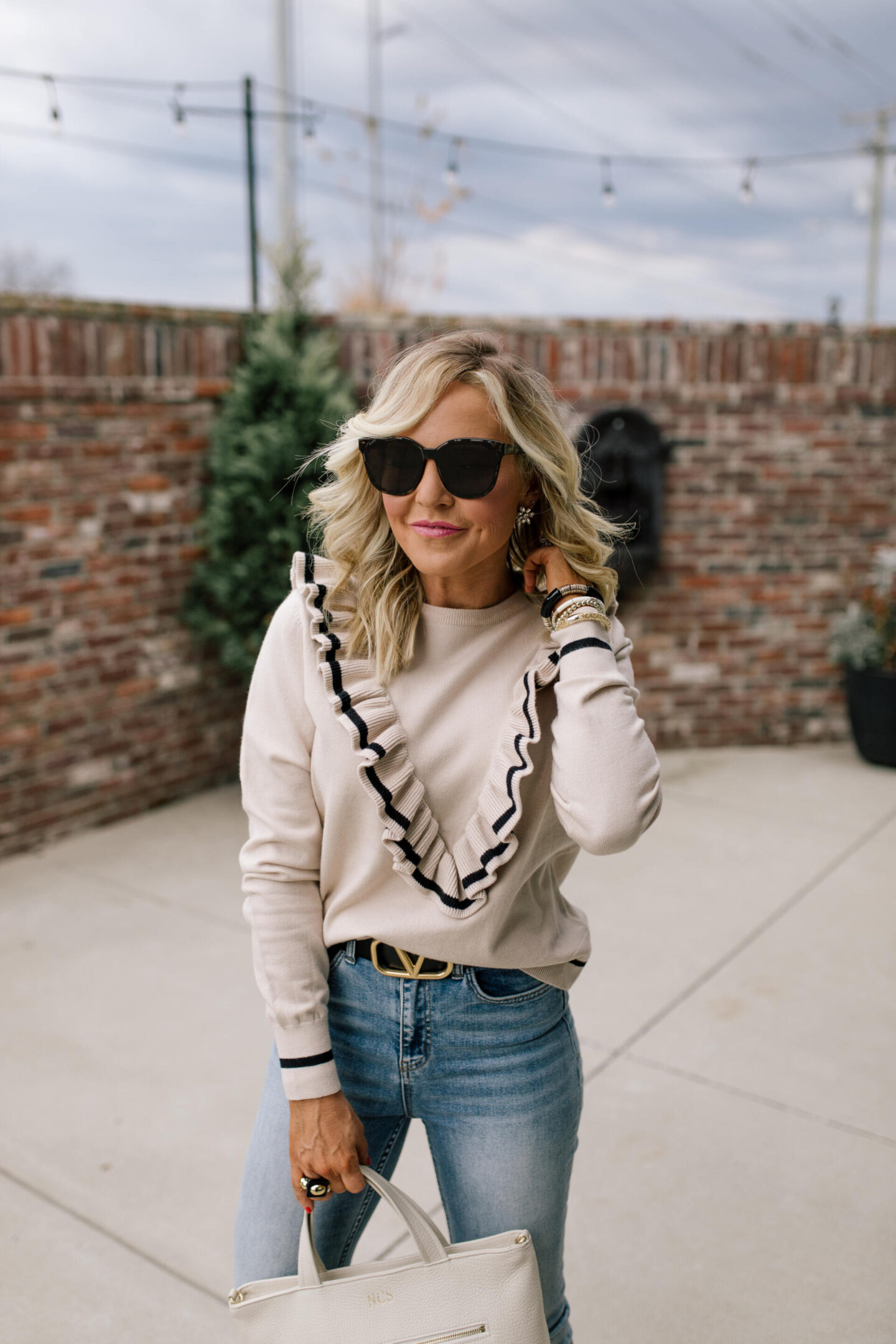 Avara x Hello Happiness holidy outfit ideas for her.