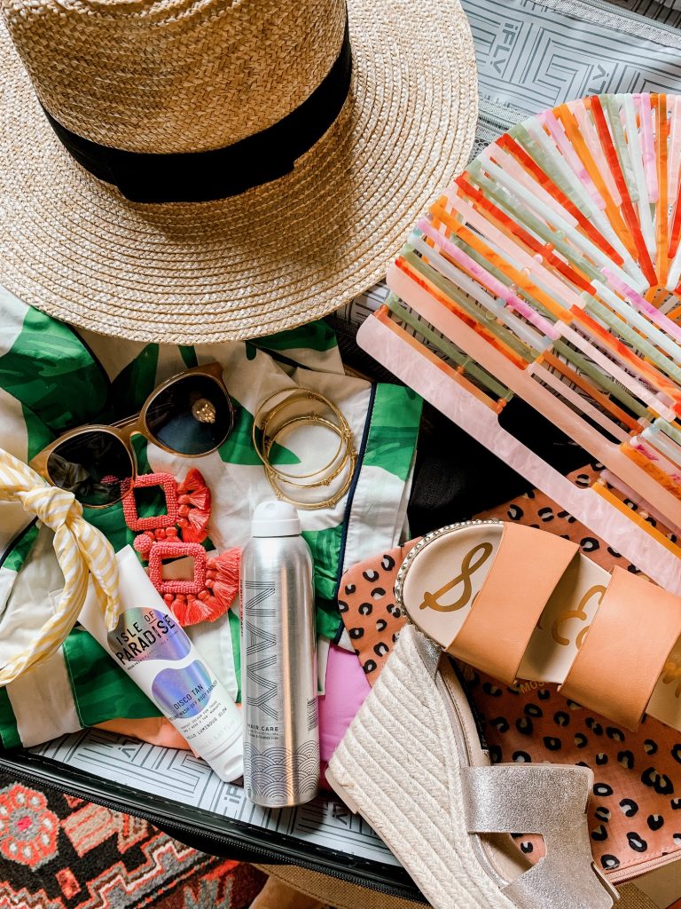 Things to Do in Cabo San Lucas featured by top US travel blog Hello! Happiness