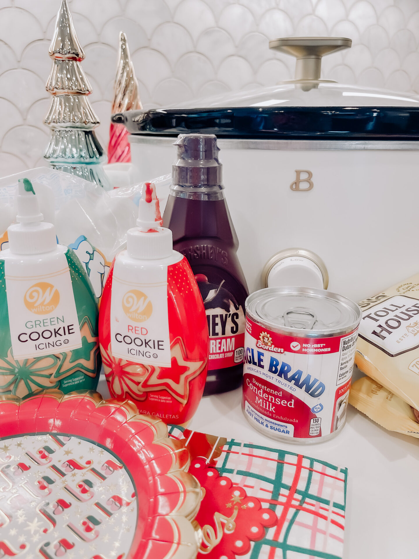 slow cooker hot chocolate recipe featured by top Nashville lifestyle blogger, Hello Happiness