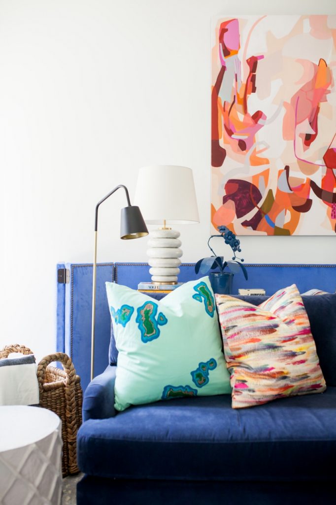 Contemporary living room designed by Kendall Simmons, featured by top US lifestyle blog, Hello! Happiness