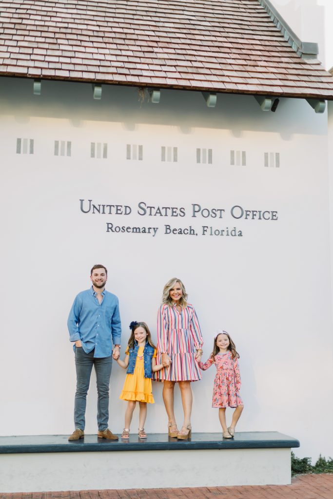 2019 Minted Holiday Cards featured by top US lifestyle blog, Hello! Happiness.