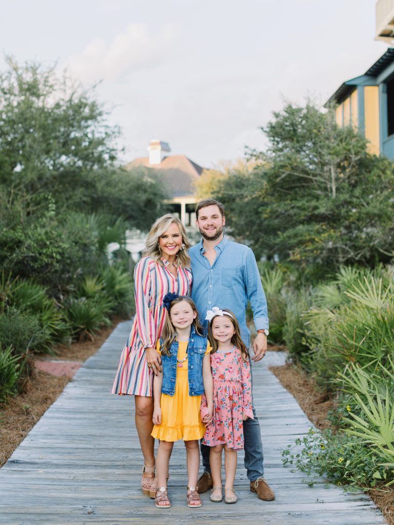 2019 Minted Holiday Cards featured by top US lifestyle blog, Hello! Happiness.