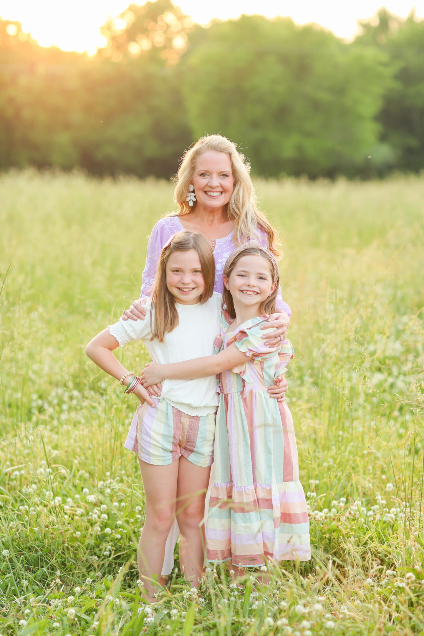 Top Nashville mommy blogger, Hello Happiness, features her girls on her blog.