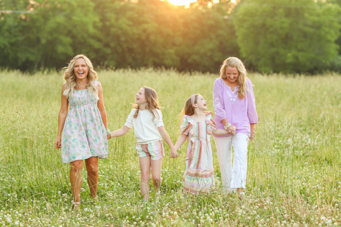 Top Nashville mommy blogger, Hello Happiness, features her girls on her blog.