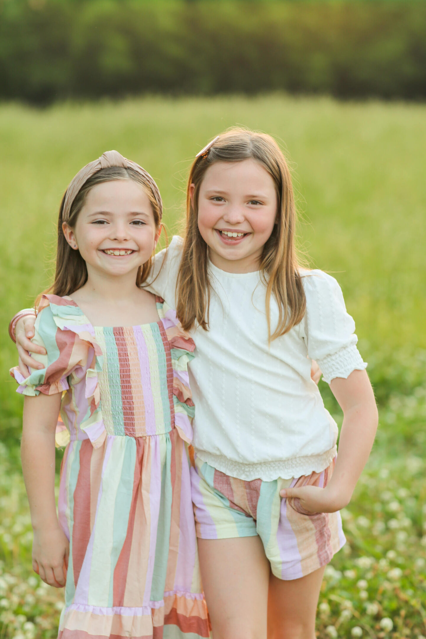 Top Nashville mommy blogger, Hello Happiness, features her girls on her blog.