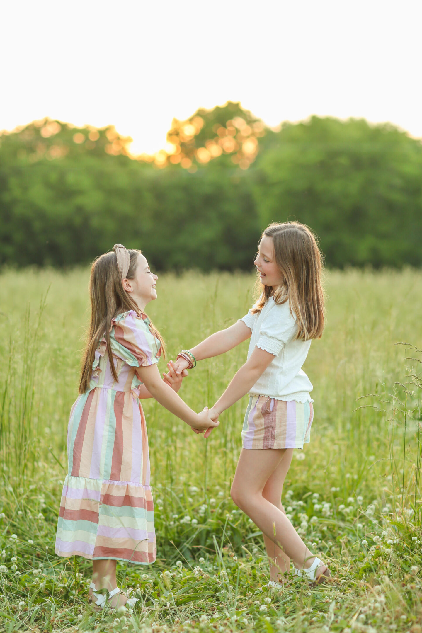 Top Nashville mommy blogger, Hello Happiness, features her girls on her blog.