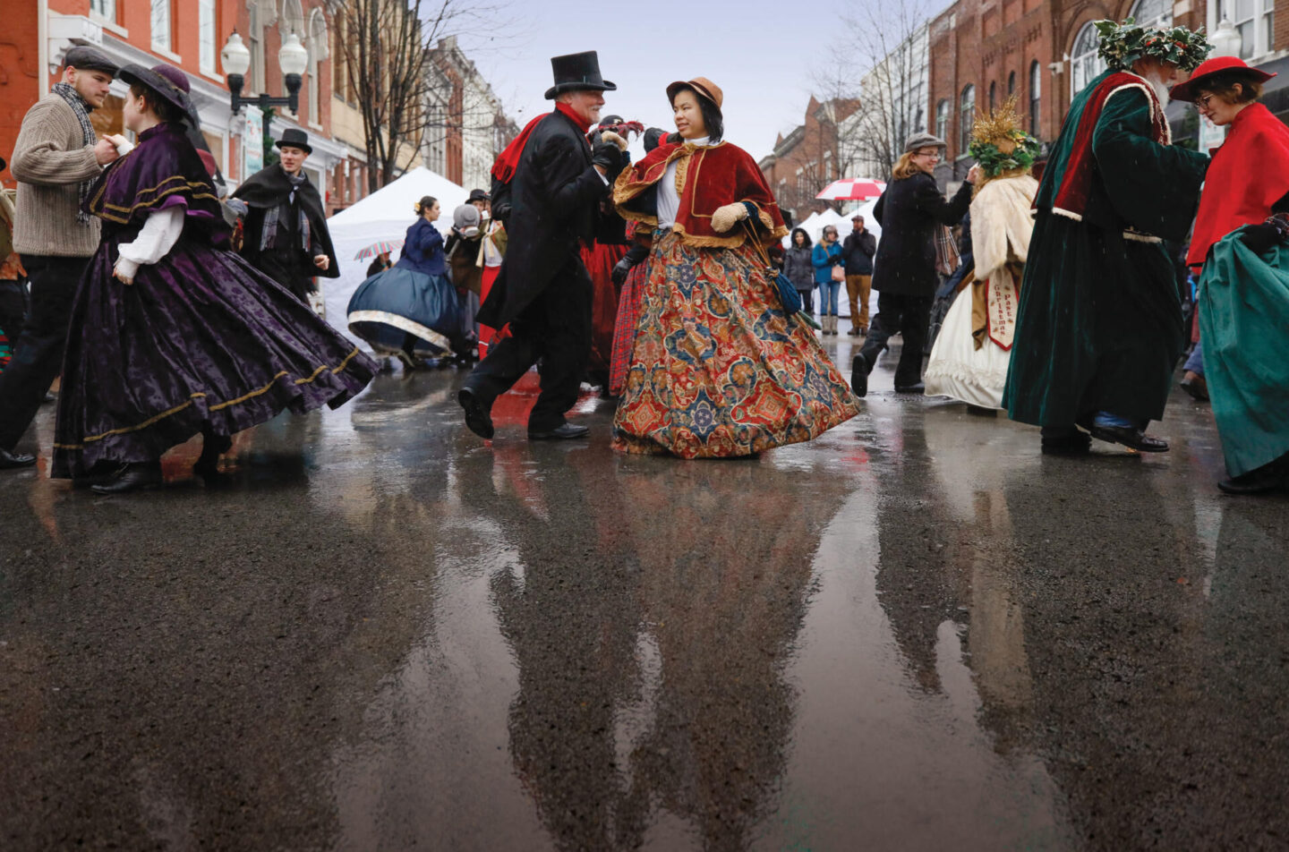 2021 Holiday Activities in Nashville featured by top Nashville blogger, Hello Happiness